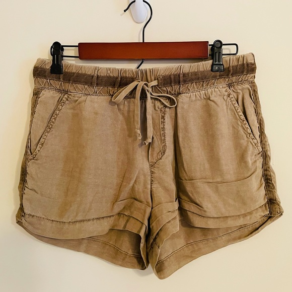 Cloth & Stone Khaki Shorts Size S - Picture 1 of 3